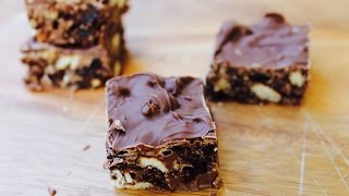 Easy recipe How to make nobake chocolate and raisin slice [upl. by Alyahsal]