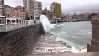 Vientos y olas en El mar cantábrico embravecido me tira oleaje tremendo [upl. by Eliezer]