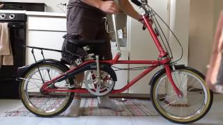 Unfolding and folding a 1988 Dahon III [upl. by Araihc]