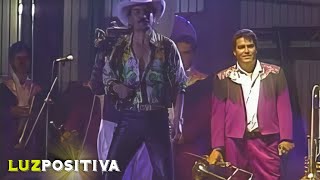 Joan Sebastian  Me La Escondieron Sus Padres En Vivo [upl. by Nivrag]