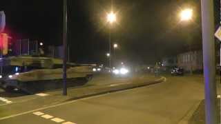 Eine große Leopard 2 Panzer Kolonne in Gütersloh um 2200 Uhr [upl. by Notac793]