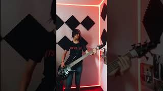 Bliss bass cover  Muse bassguitars rockergirl girlmusician bassist bassistgirl muser [upl. by Nawiat]