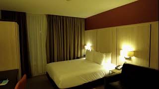 DoubleTree by Hilton London Excel  Roomtour  Queen Guest Room with Sofa Bed 312 [upl. by Alanah]