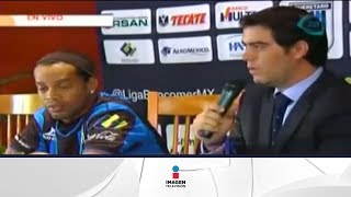 Las preguntas en la presentación de Ronaldinho en Gallos de Querétaro [upl. by Lecirg]