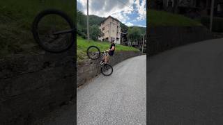 Alto o basso  bike mtb biketrial bicicletta bikelife streettrial mountainbike trial [upl. by Herwin]