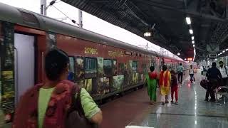 sealdah New delhi Rajdhani express departure from sealdah ।।450 pm from sealdah। [upl. by Garaway403]