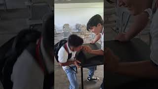 Pulsos entre compas en la school vencidas fitness armwrestling viralvideo [upl. by Chemaram]