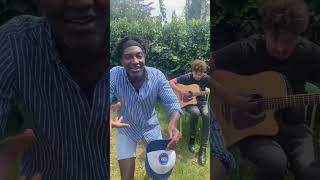 MarlyGomont en live acoustique revisité avec Sam plays music L’odeur des vacances 🏝️ [upl. by Rosalia]