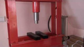 PRASA 30T HYDRAULICZNO PNEUMATYCZNA HYDRAULIC PRESS [upl. by Tala180]