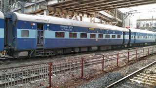 12139 Mumbai CSMT Nagpur Sewagram express departing from Kalyan Junction [upl. by Sillyhp18]