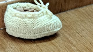 Beautiful baby booties 06monthbabyclothes handknittedsweater diy [upl. by Anha]