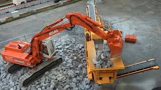 RC Schreddermaschine auf der Baustelle im Steinbruch ♦ Intermodellbau Dortmund 2017 [upl. by Mercorr819]