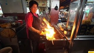 馬來西亞檳城夜市美食炭爐炒粿條鼎瓜瓜Maylasia Penang Night Market Hawker Center [upl. by Marybella]