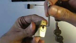 Abrir candado Master Nº130  Lockpicking Master 130 Lock [upl. by Phillada]