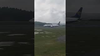 737MAX8  EIHGO Cabecera 17  aeropuerto Santiago de Compostela [upl. by Esmerelda]