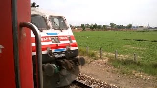 गतिमान एक्सप्रेस The Fastest Train of India Crossing August Kranti Rajdhani Near MTJ [upl. by Cohbert]