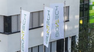 CoronaImpfstoff USUni verklagt Biontech wegen Lizenzgebühren [upl. by Tristram677]