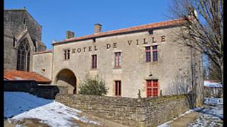 Deux Beaux Villages Français  Faymoreau et Foussais Payré Vendée [upl. by Relyuc]