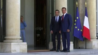 Clima Macron riceve Schwarzenegger allEliseo [upl. by Eel]