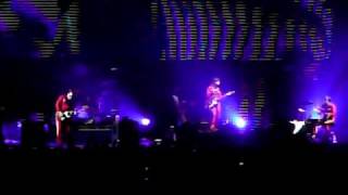 Weezer Live Oasis Cover  quotWhats the Story Morning Gloryquot [upl. by Andie]