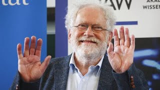 PhysikNobelpreisträger Anton Zeilinger will anständig ausschauen [upl. by Zetnom559]