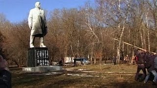 Ukraine Protesters Topple Lenin Statues [upl. by Eecram]