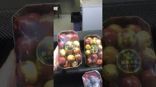 Golden fruit boat box waterproof laminating process thickened design fruit store display [upl. by Elie]