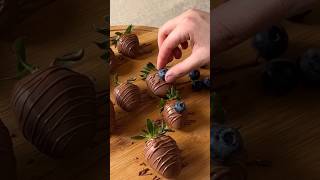 5 min easy chocolate covered strawberries 🍓 [upl. by Roee]