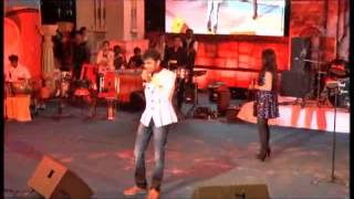 Radha Tera Thumka by Shreya Ghoshal Live in Concert at Dharwad Utsav 2013 Dec15 [upl. by Llerdnod]