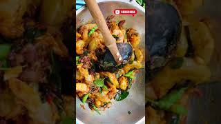 ඉස්සෝ හදන අලුත් ම විදිහ  Fried prawns  Isso theldala Isso badala Isso curry recipe prawns recipe [upl. by Polik507]