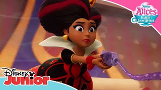 🧁 Dronningen bager  Alices bageri i Eventyrland  Disney Junior Danmark [upl. by Lativa305]