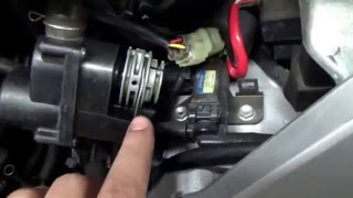 Honda Cbr 929 954 OEM Exhaust Butterfly Servo Cable Routing How To Adjustment [upl. by Elleirb701]