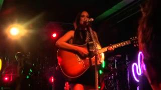 Kacey Musgraves sings quotMamas Broken Heartquot [upl. by Leohcin541]