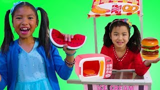 Jannie amp Wendy Pretend Play w Magic Microwave Pretend Squishy Food Kids Toys [upl. by Berni]