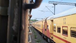 16335 GANDHIDHAMNAGERCOIL WEEKLY EXPRESS CROSSING 12134 MANGALURU EXPRESS AT MANGALURU JN OUTER [upl. by Lenora360]