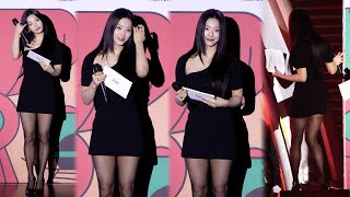 프로미스나인 이새롬 MC 직캠 fromis9 SAEROM｜아송페 241026 [upl. by Daley188]