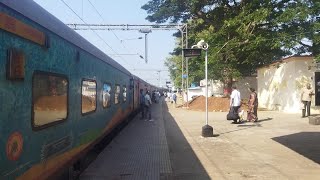 train race between hwh to smbt and bhubaneswar to smbt [upl. by Douville]