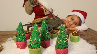 Lebkuchenmuffins mit süßem Tannenbaum   Sallys Welt [upl. by Nylirehs787]