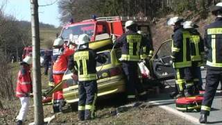 Schwer verletzt eingeklemmtmpg [upl. by Aisor]