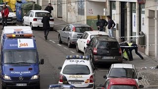 Una agente de policía y un atracador muertos en un atraco en Vigo [upl. by Shih760]