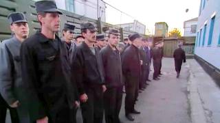 Moscou  quand la police finit en prison [upl. by Esiuolyram612]