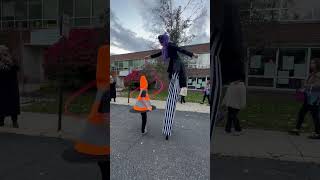 Stilt Walker lassos a kid funny [upl. by Souvaine]