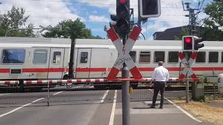 Bahnübergang Bonn Annaberger Straße  Railroad Crossing  Spoorwegovergang [upl. by Way262]