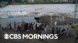 Death toll tops 1000 in Pakistan floods as officials declare a quotclimate catastrophequot [upl. by Cattier]