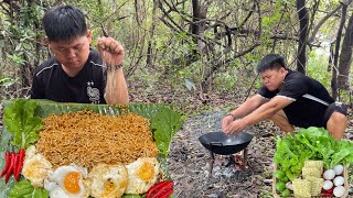 Primitive technology Cooking Spicy Noodles and eggs in forest eating very tasty [upl. by Hsilgne]