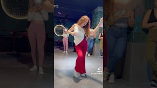 La eslovaca🇸🇰 bailando bachata 🇩🇴bachata bachatadominicana bachatadance dancevideo dance [upl. by Hadeehuat]