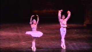 Lo Schiaccianoci II Atto Isabel Seabra coreografie di Rudolf Nureyev Teatro alla Scala [upl. by Enirol]