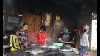 【ENG SUB】实拍：贵州大山里农村家庭生活的真实场景，这种生活太辛苦了 [upl. by Anyrb]