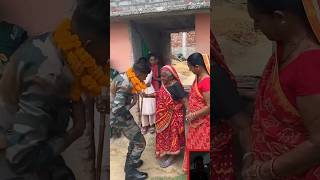 माता पिता से मिलने की ख़ुशी🙏🇮🇳 army trending shorts viralvideo [upl. by Vinay679]