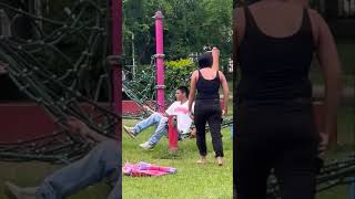 La lona 🛍️ con piernas 🦵 grandes 😋 broma de humor 😂❤️ funny comedy video reels tiktok [upl. by Ettennaej]